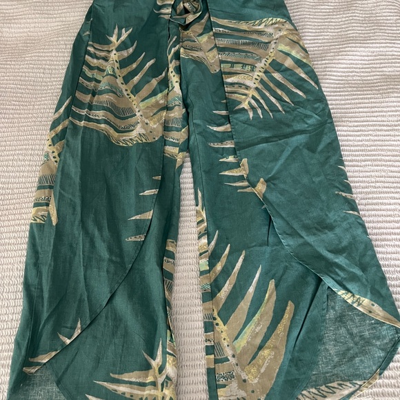 Patagonia Women's Garden Island Cropped Waist Tie Tropical Print Pants Size L - Picture 2 of 8